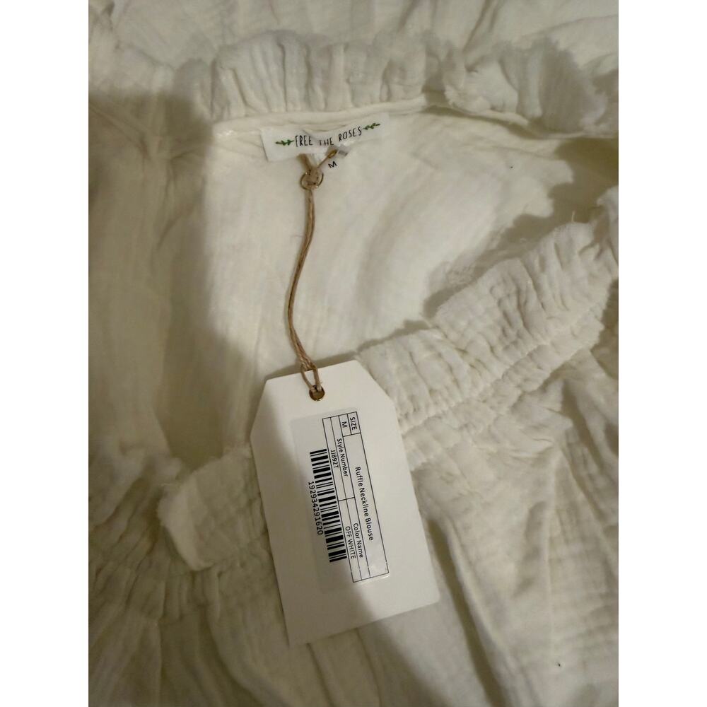 🎀 Free the Roses Ruffle Neckline Blouse 🎀 - Picture 6 of 6